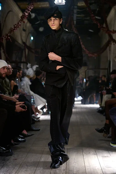 Look 32